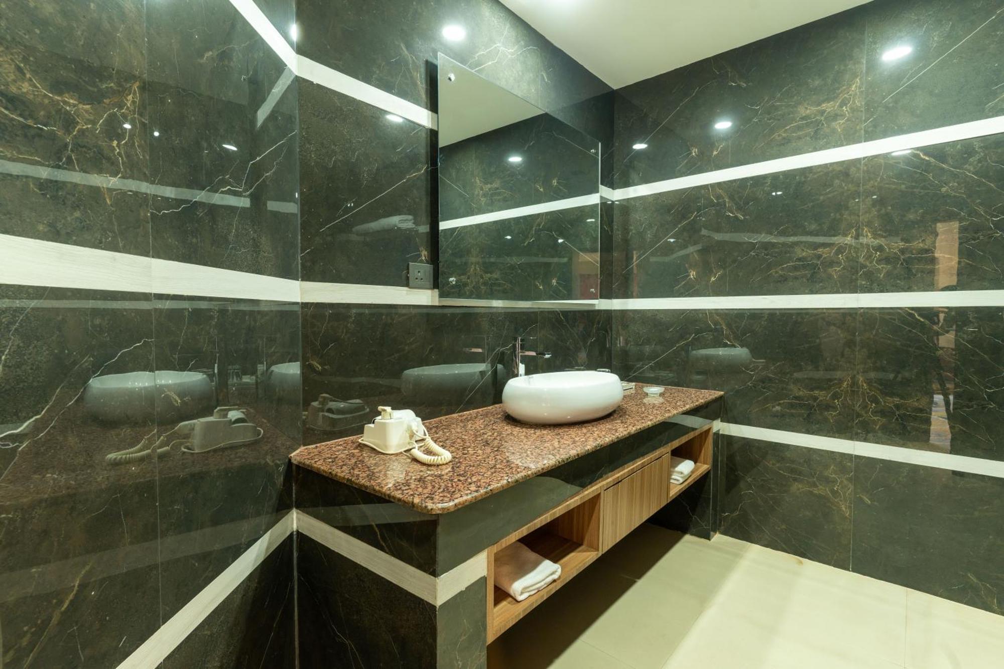 Hotel Mechi Crown Kakarvitta Zewnętrze zdjęcie
